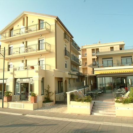 Hotel Bridge Bellaria-Igea Marina Exterior photo